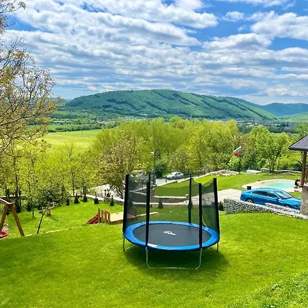 Луксозна вила The Borum House